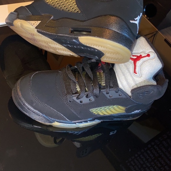 Jordan 5 Retro Black Metallic 2011 - Picture 3 of 3